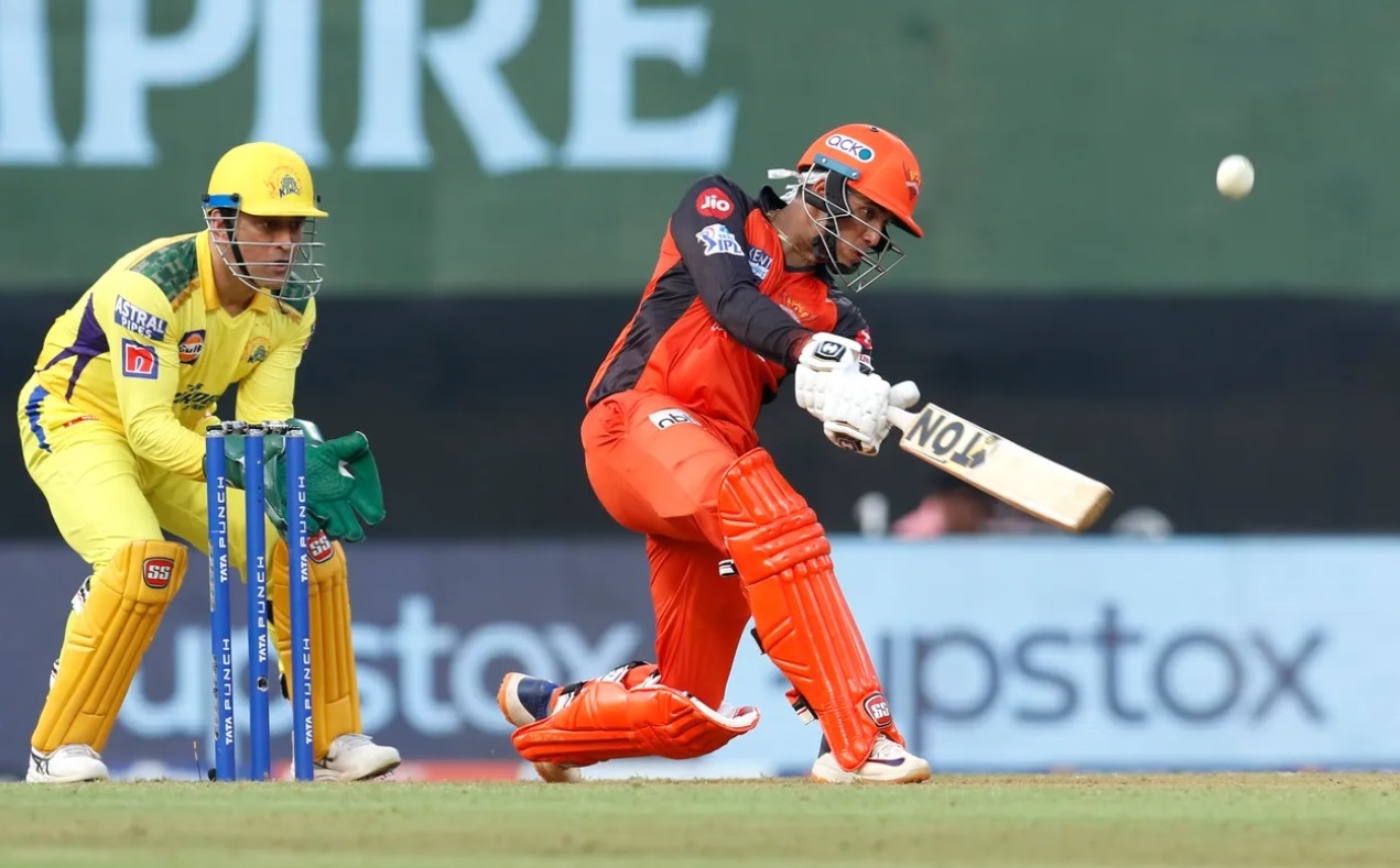 IPL 2022 CSK Vs SRH Twitter Reacts As Abhishek Sharma Hits Shot Of