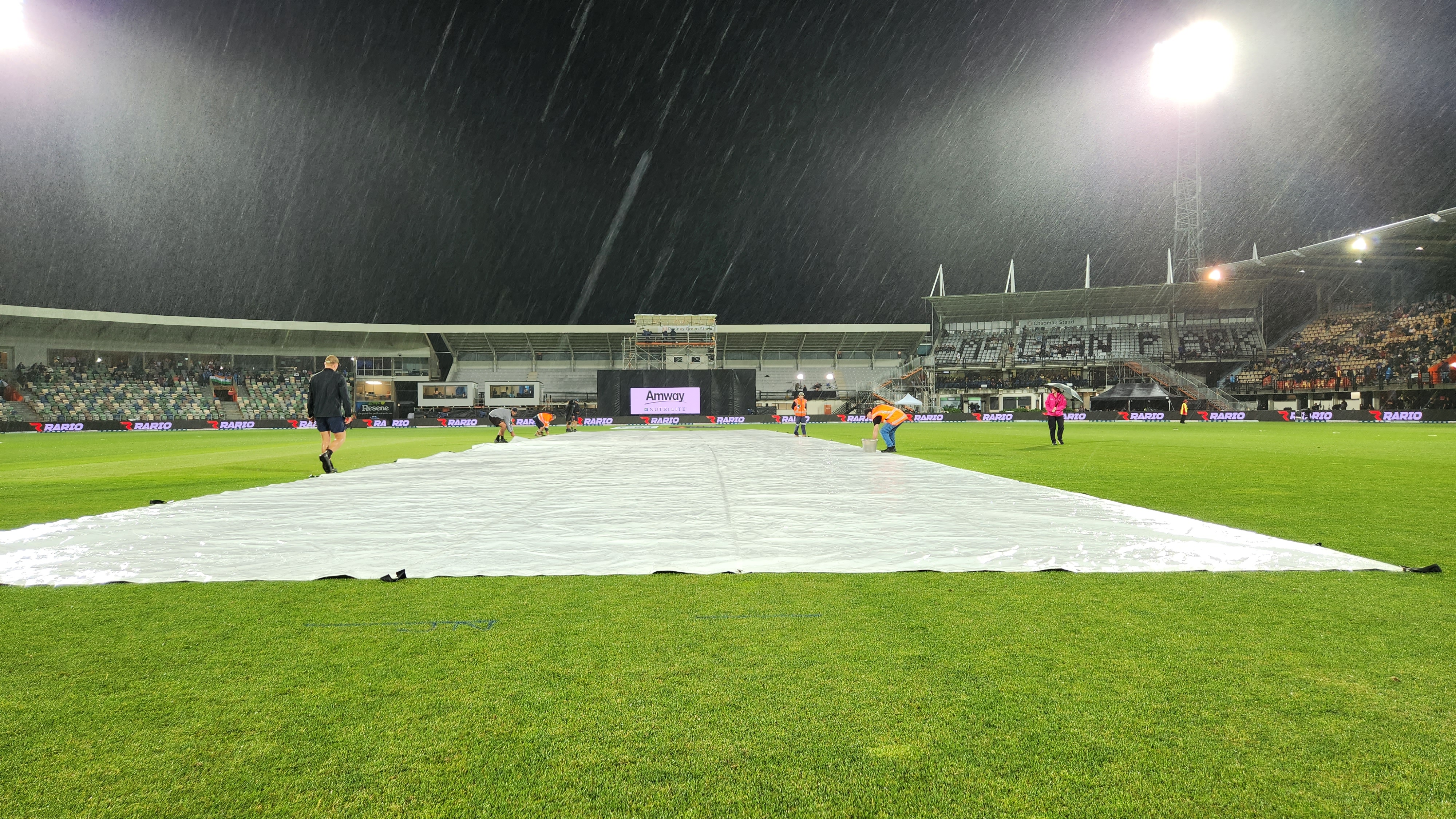 Selandia Baru vs IND |  Twitter bereaksi terhadap hujan yang memaksa pertandingan ketiga yang menyamai rekor di T20I antara India dan Selandia Baru