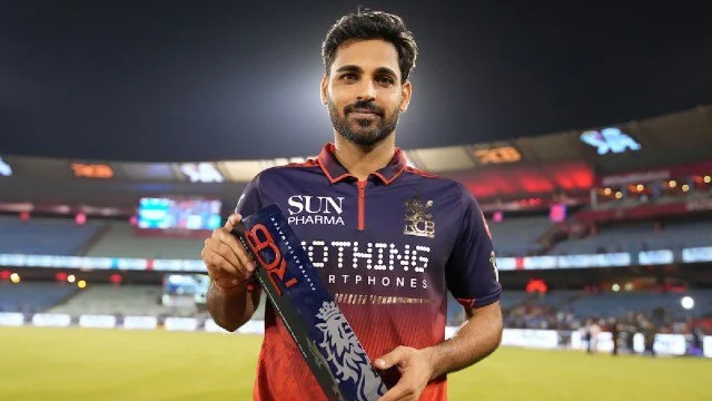 Twitter Flooded With Emotional Reactions as Bhuvneshwar Kumar Returns to Team India