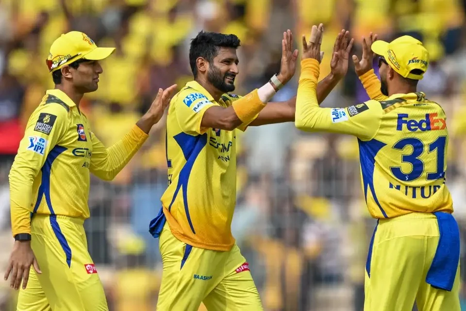 CSK vs DC | Twitter Divided as Chennai Hunt for First Points