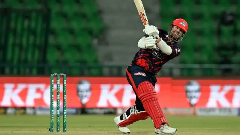 Tensions Rise as David Warner and Moeen Ali Get Into On-Field Argument