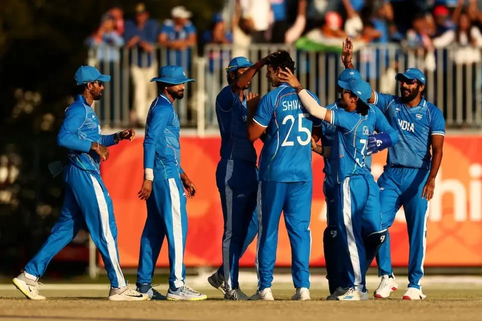 India Beats Pakistan for Gold, and Twitter Has a LOT to Say!
