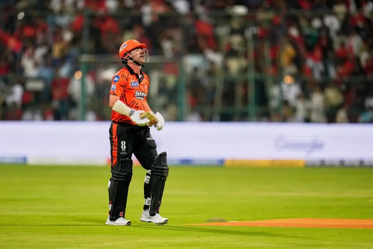 Watch Champak Robot Scares Travis Head in Viral Clip