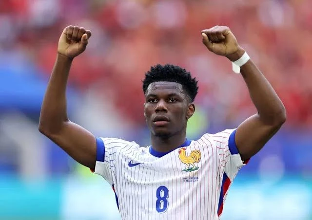 Manchester United Reignite Interest in Real Madrid Midfielder Aurรฉlien Tchouamรฉni