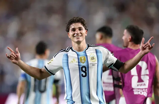 Barcelona Continue to Track Juliรกn รlvarez After World Cup 2026