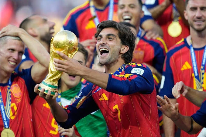 Ferran Torres Nears Barcelona Exit as Contract Talks Stall