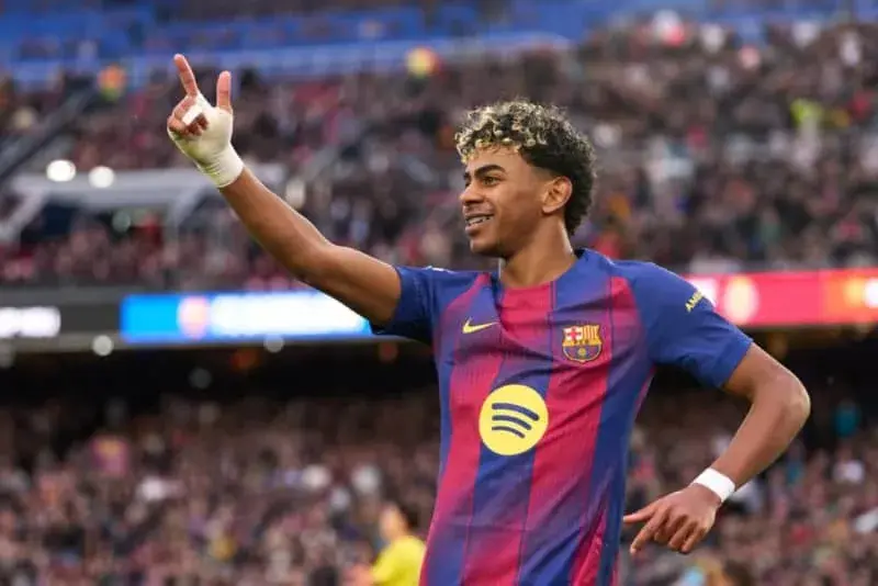 Lamine Yamal’s Trophy Count Puts Messi and Ronaldo in the Shade