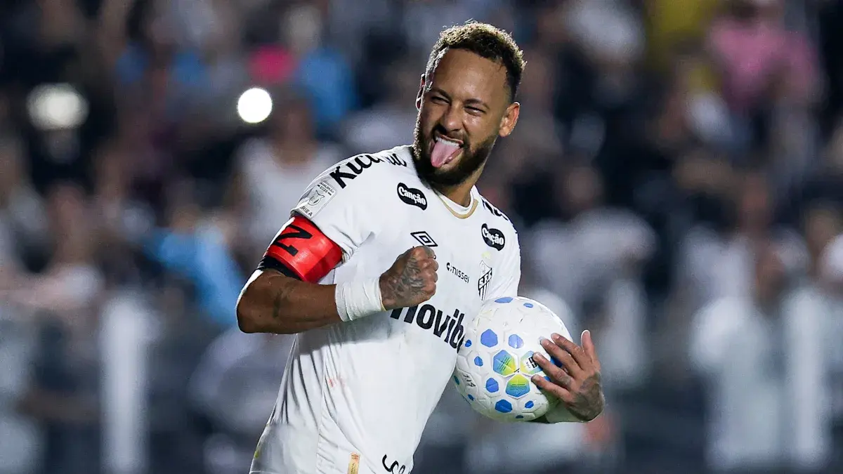 Neymar Marks Santos Return With Brace and Message to Critics