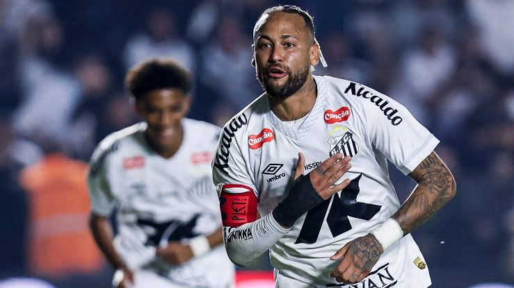 Neymar Warns of Another Tough Season for Santos