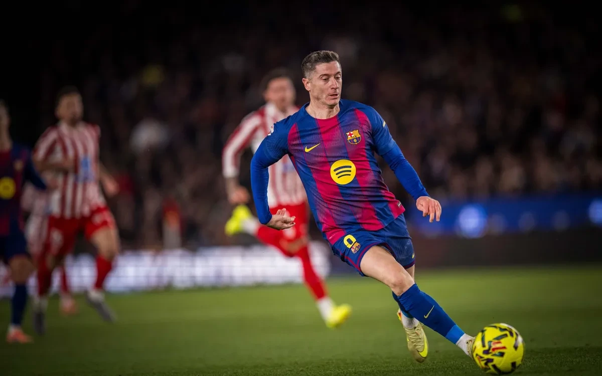 FC Barcelona Go Seven Points Clear After Late Robert Lewandowski Winner