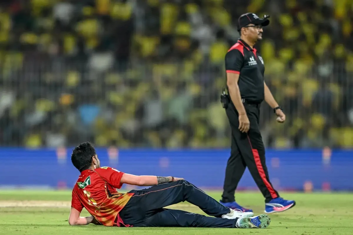 Twitter Buzzes as Yuzvendra Chahal Jokes About Boundary at Chinnaswamy Stadium