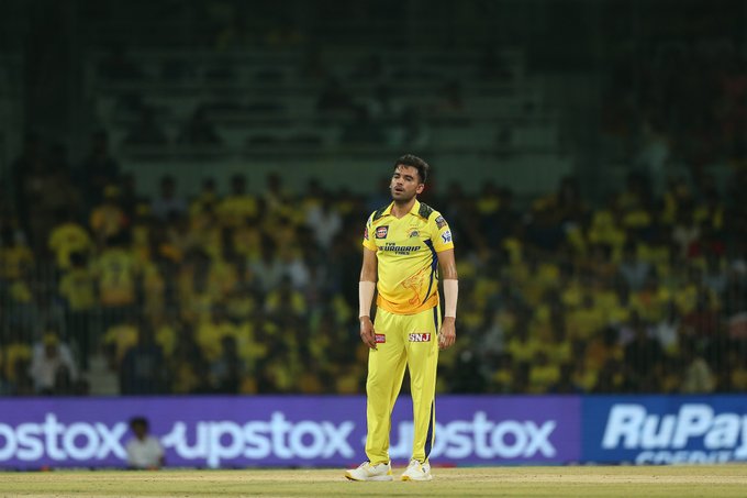 ipl-2023-mi-vs-csk-or-twitter-consoles-csk-s-luck-as-14-crore-buy-deepak-chahar-picks-up-yet-another-injury