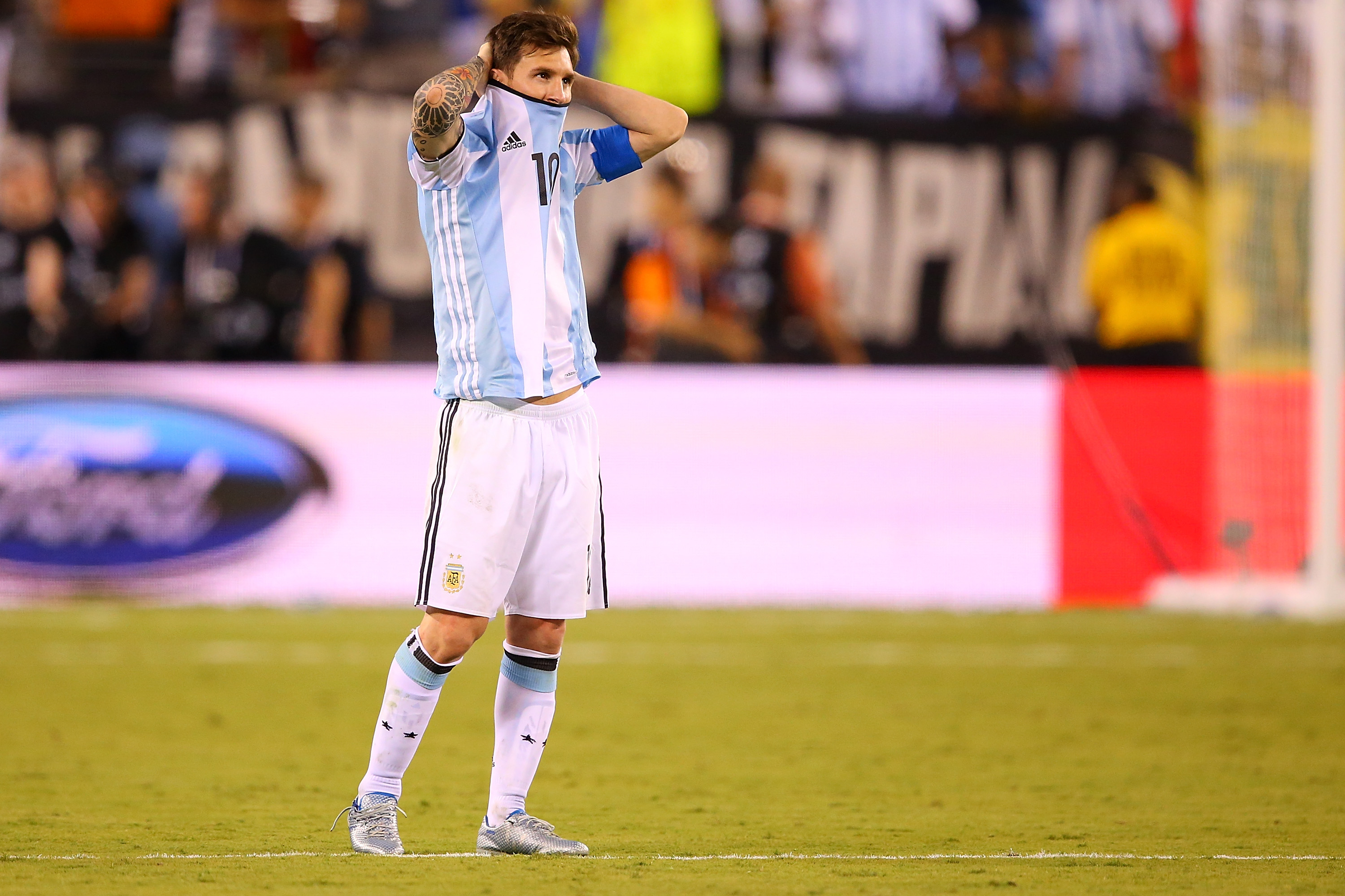 World reacts on Twitter as Messi announces retirement from international football