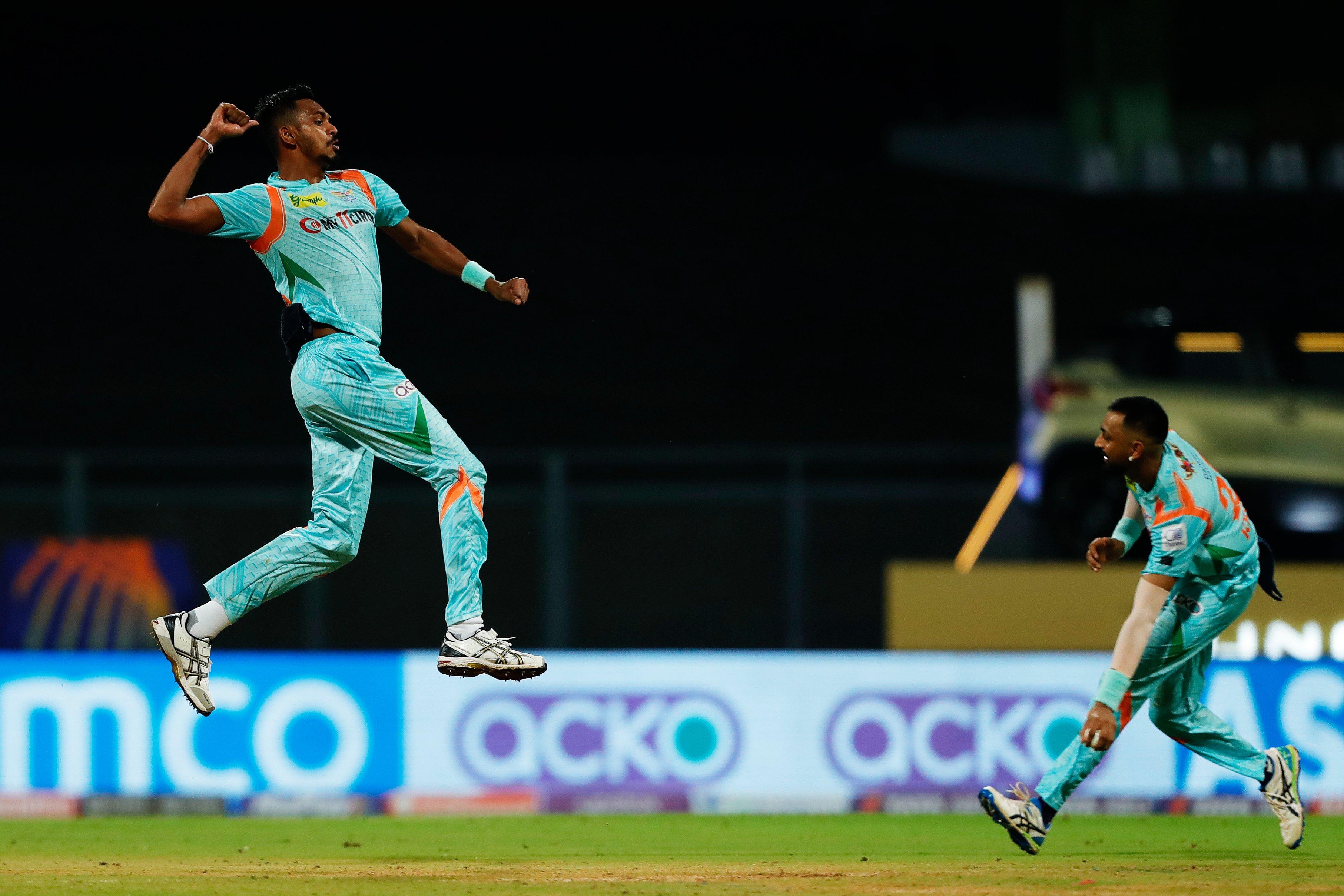 IPL 2022, LSG vs GT | Twitter reacts as Dushmantha Chameera sends wickets flying and Vijay Shankar tumbling