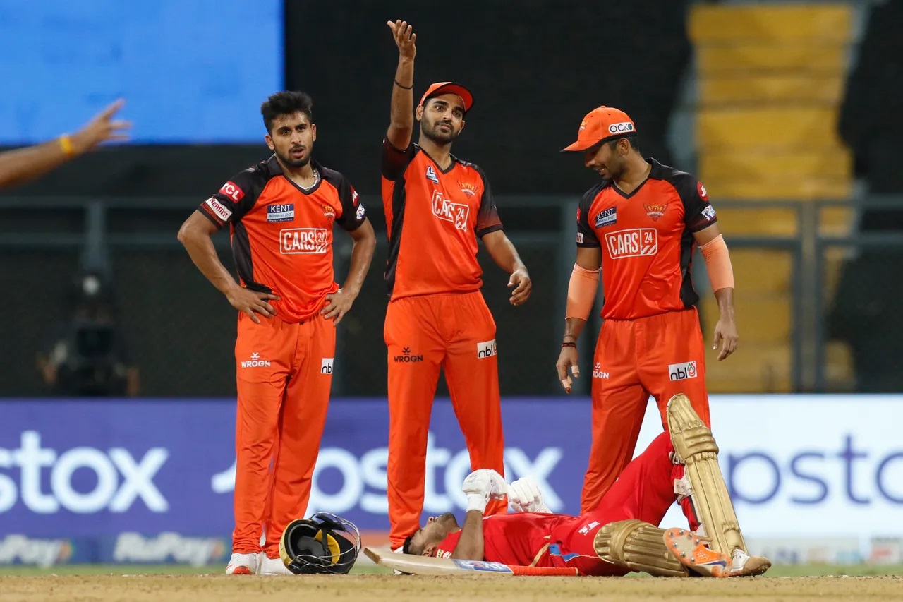 IPL 2022, SRH vs PBKS | Internet reacts as Umran Malik's fiery delivery hits Mayank Agarwal