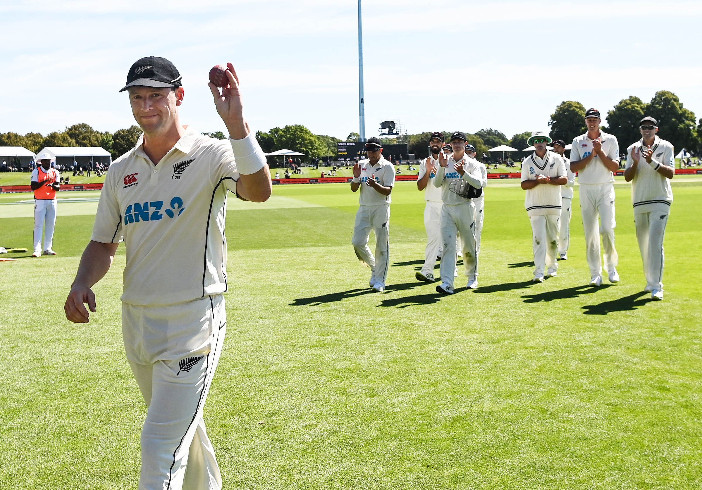 WATCH | Matt Henry picks seven wickets for 23 runs on day 1 of the Test against South Africa