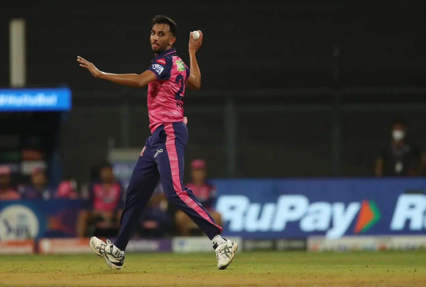 IPL 2022, KKR vs RR | Twitter reacts as Prasidh Krishna hilariously hits Trent Boult with a wayward throw