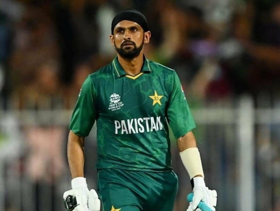 Pak vs Ban | Twitter reacts as Shoaib Malik gets run out in bizarre fashion