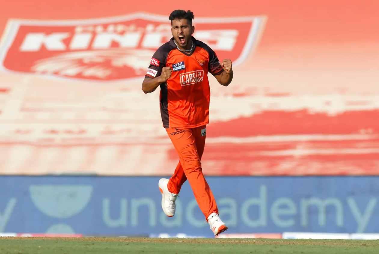 IPL 2022, PBKS vs SRH | Twitter reacts to Umran Malik's phenomenal three-wicket over