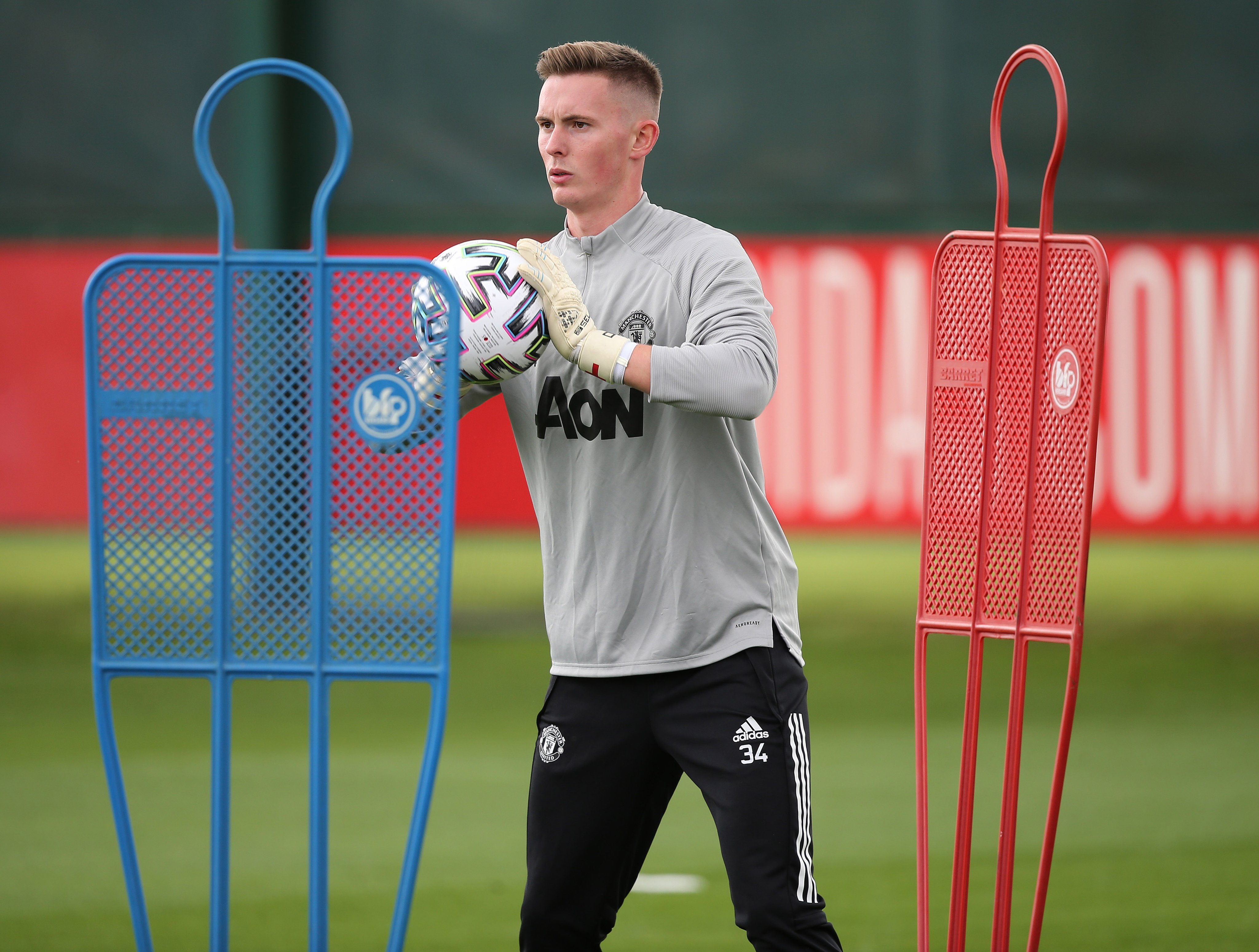 David de Gea is phenomenal goalkeeper but I’m up for the challenge, asserts Dean Henderson