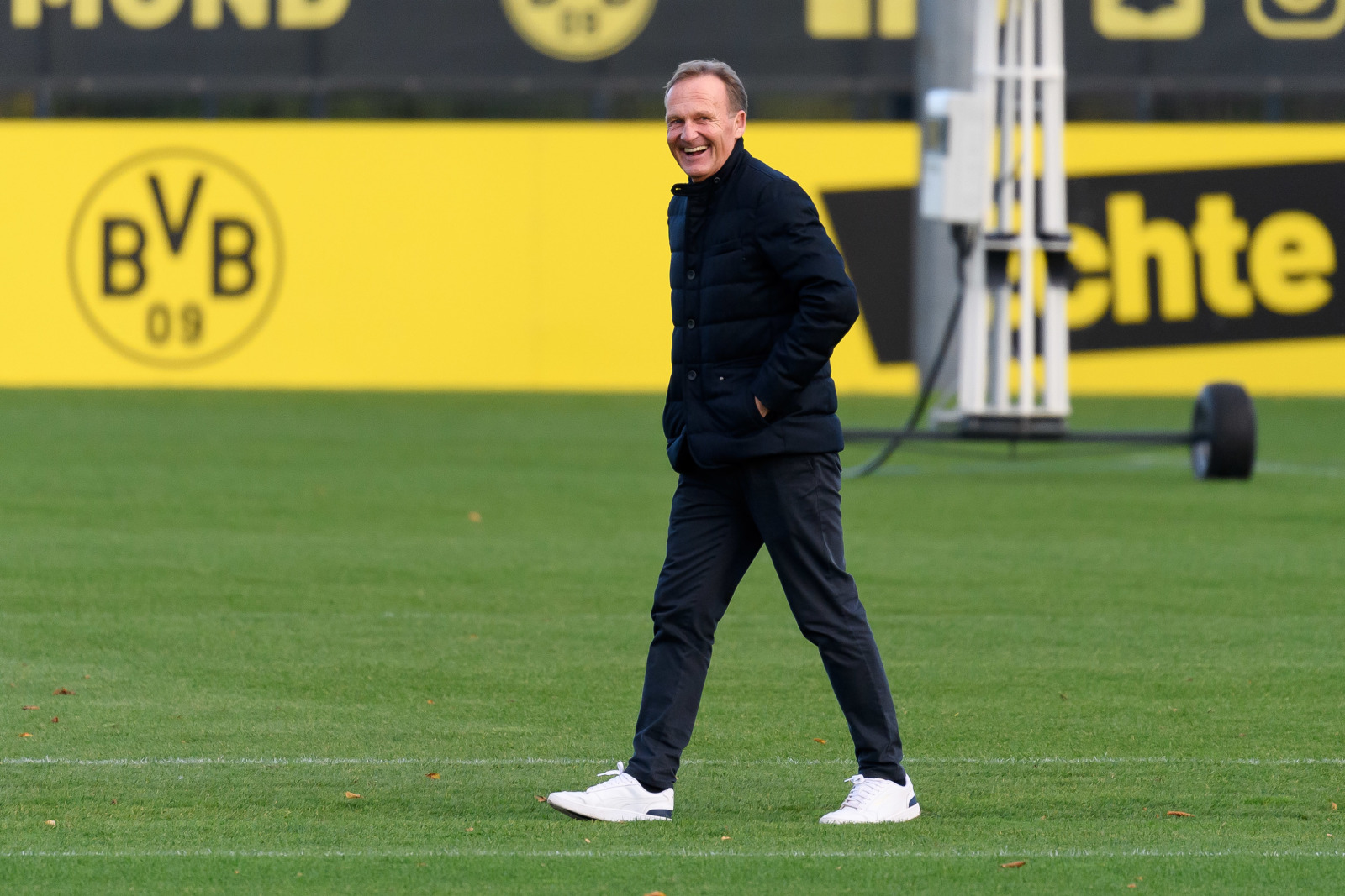 Borussia Dortmund don’t have to sell anyone this summer, asserts Hans Joachim-Watzke