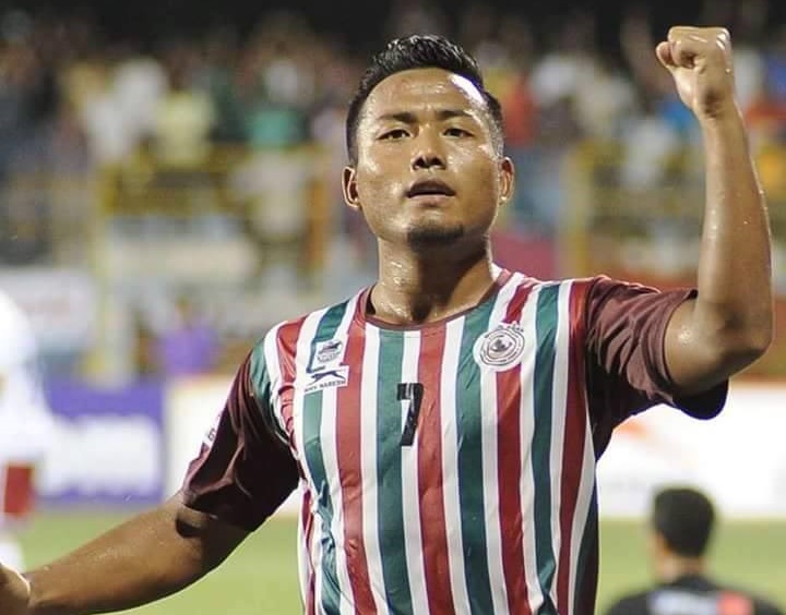 Jeje Lalpekhlua wins AIFF Player of the year Award for 2016