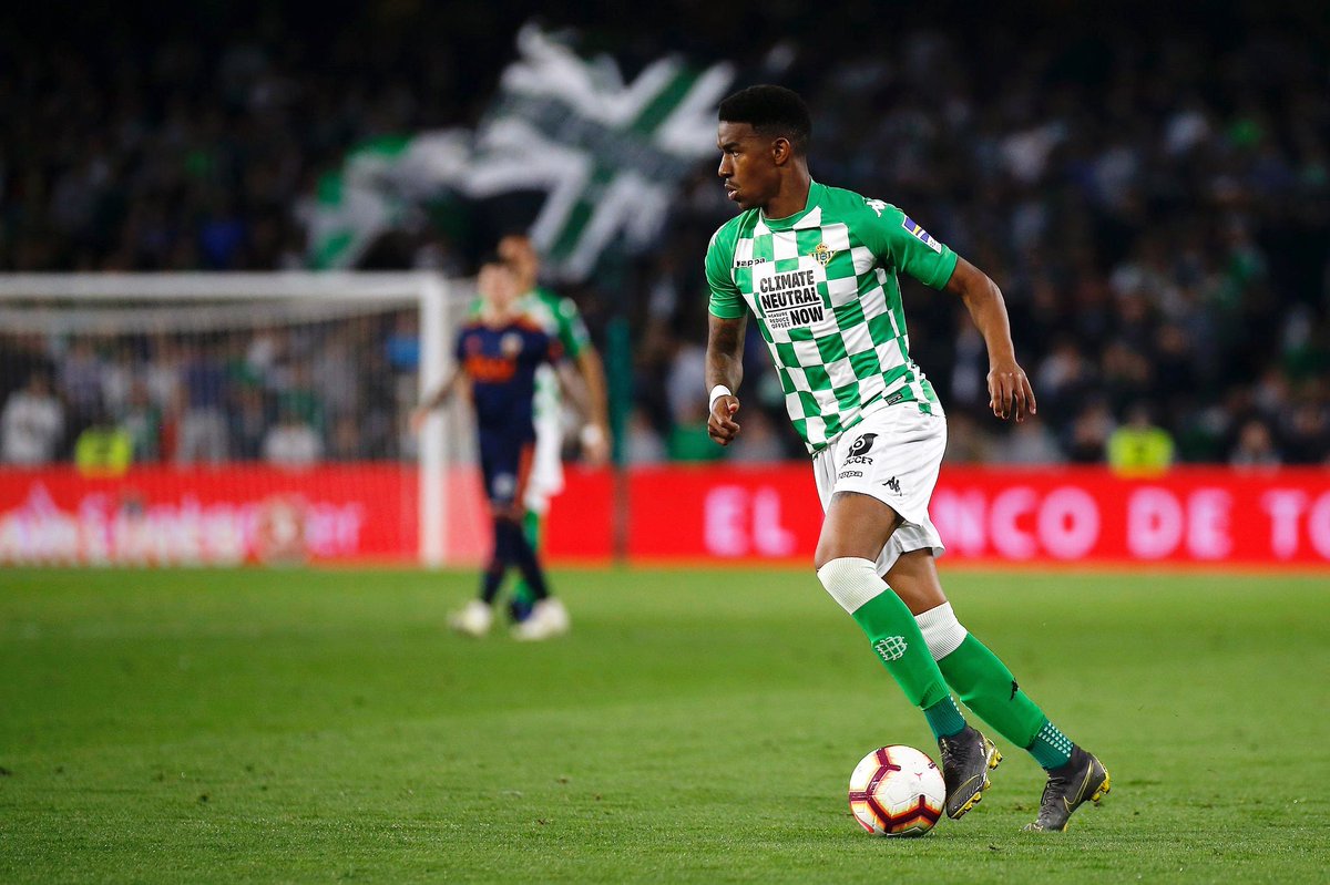 Reports | Barcelona double their efforts to sign Real Betis star Junior Firpo