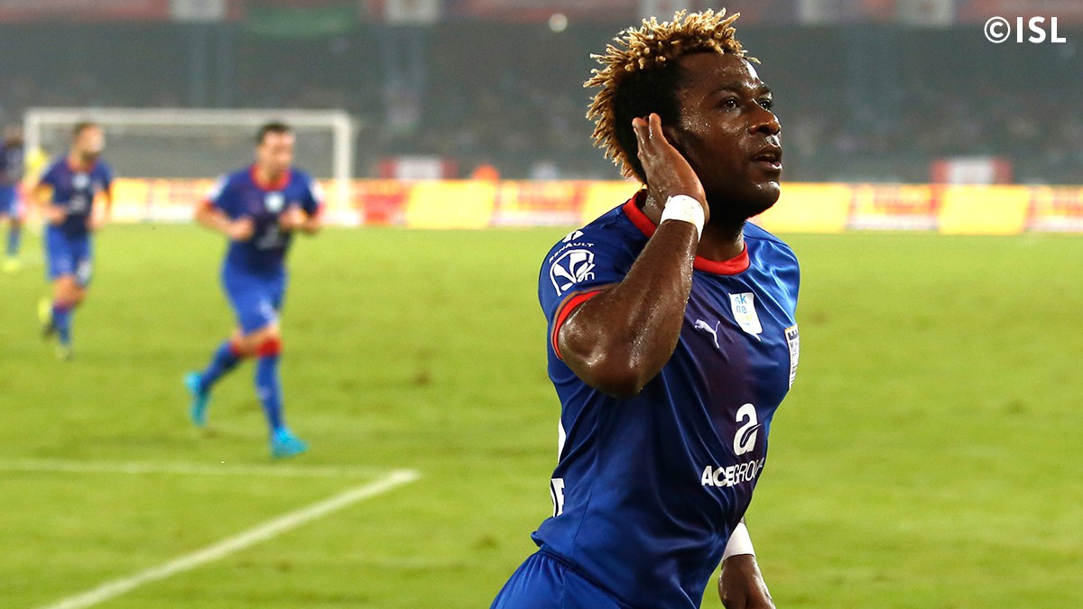 ISL 2015: Norde's dramatic winner gives Mumbai first away win in their history