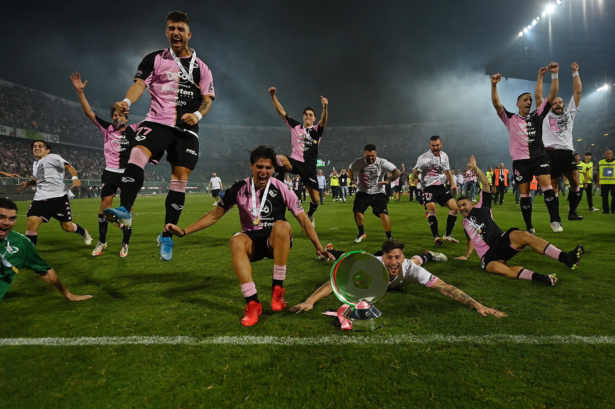 Italian club Palermo go bust with new 'phoenix club' to continue legacy in  Serie D, London Evening Standard