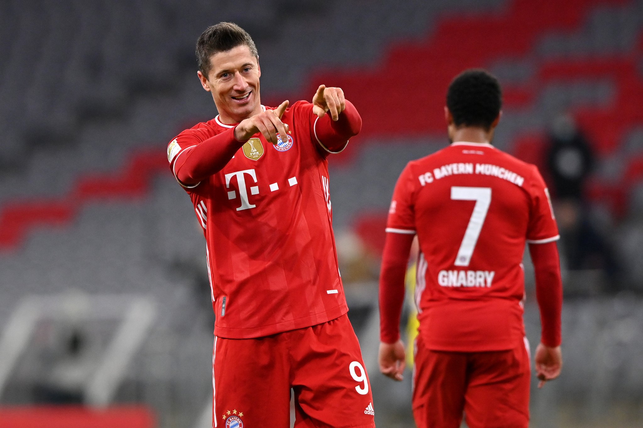 We are in contact with Robert Lewandowski and want him to stay here, admits Oliver Kahn