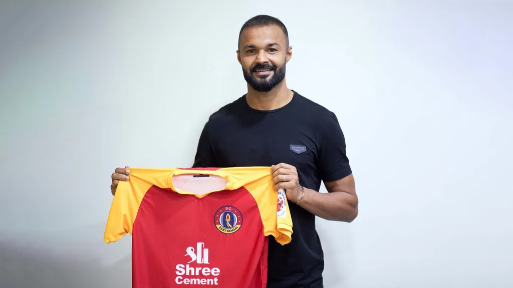 ISL 2021 | Veteran goalkeeper Arindam Bhattacharya signs for SC East Bengal