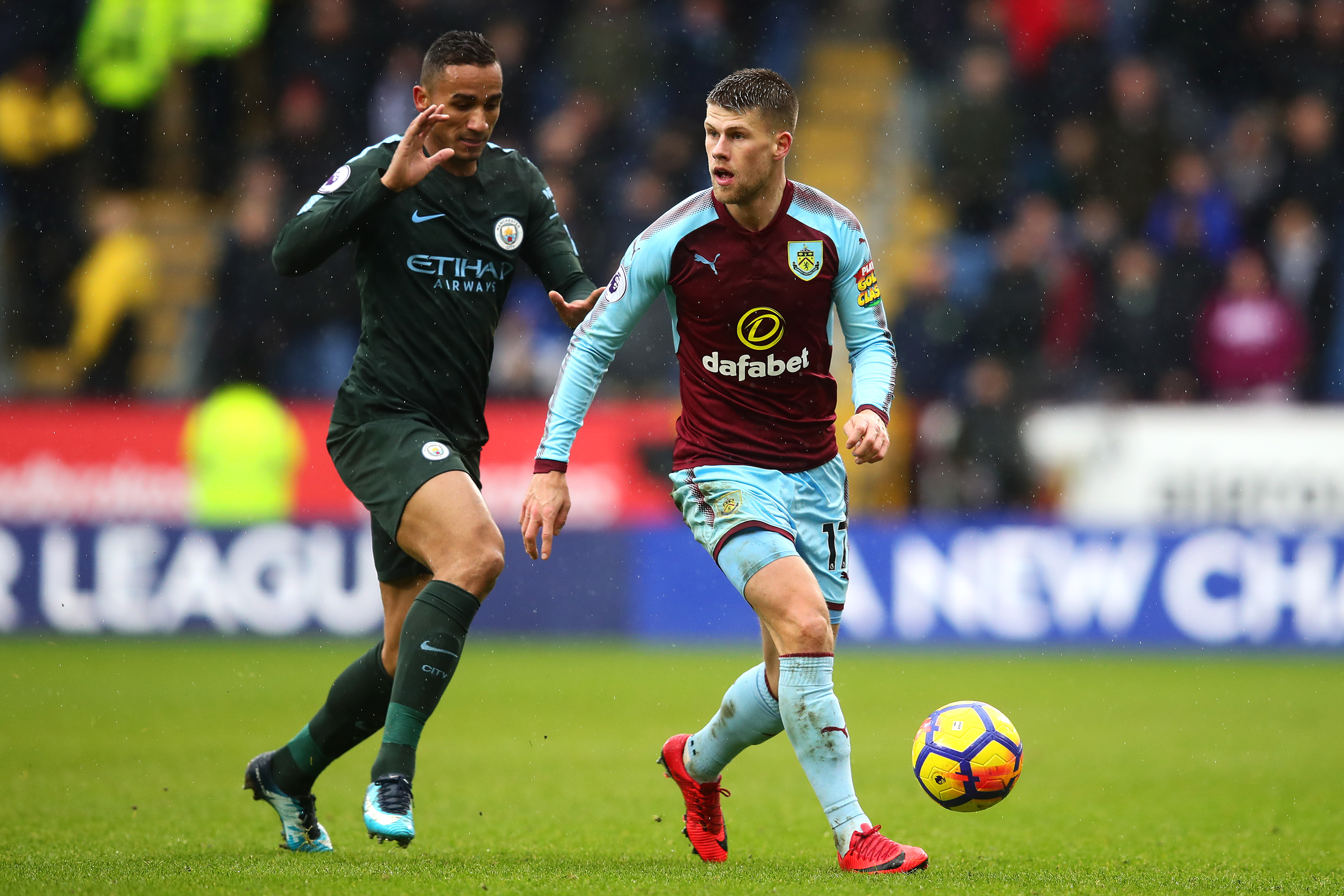 Premier League | Burnley shares spoils with Manchester City; United beat Huddersfield 2-0