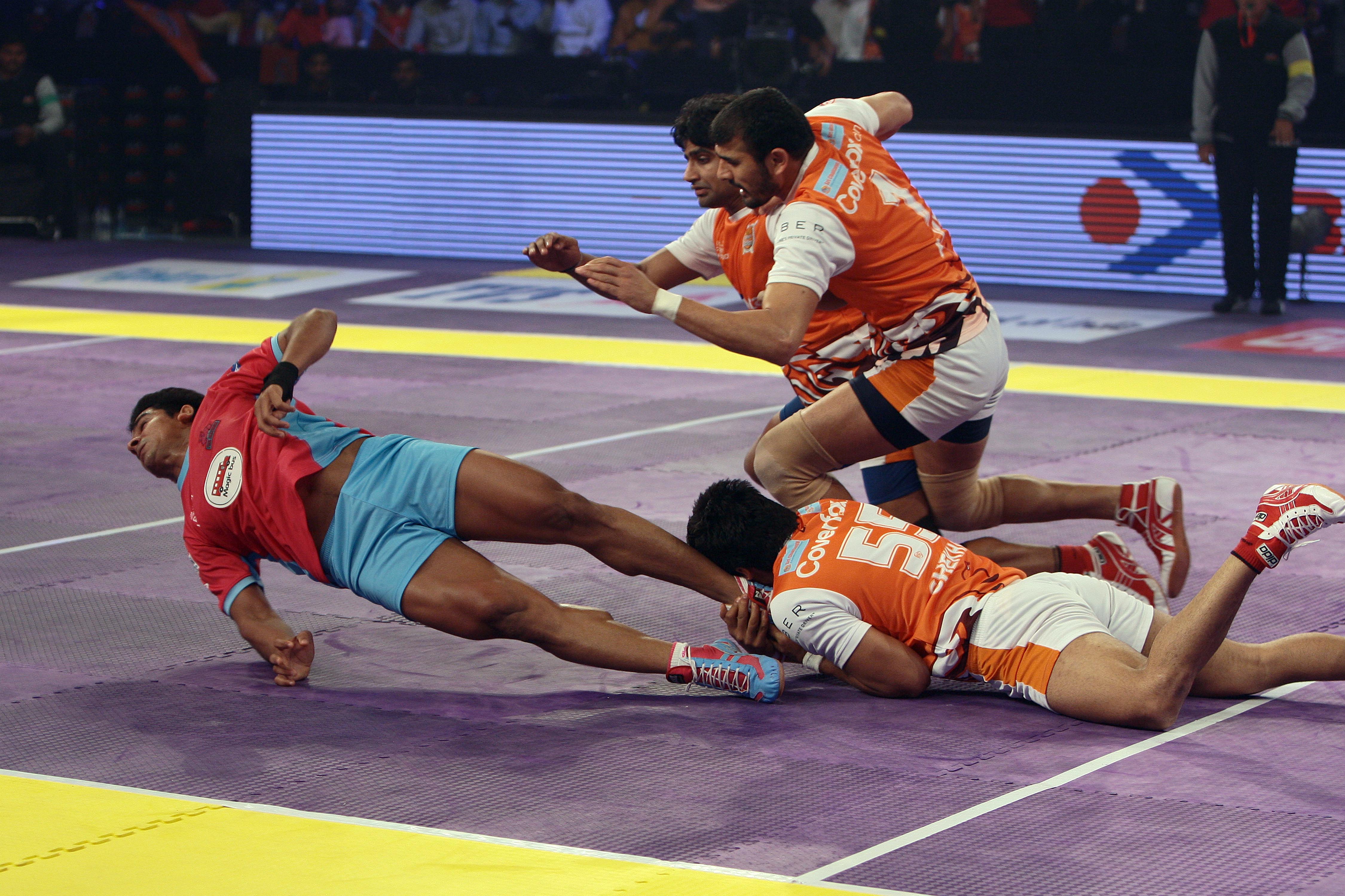 Pro Kabaddi 2016 | Puneri Paltan defeat Jaipur Pink Panthers to maintain lead at the top