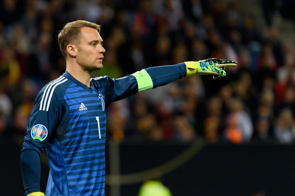 I want to play football as long as I can, reveals Manuel Neuer