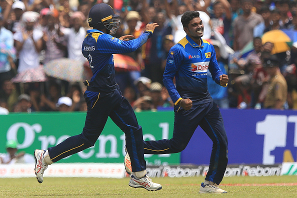 Twitter reacts to Wanindu Hasaranga walking out of pitch to hit lofted cover drive