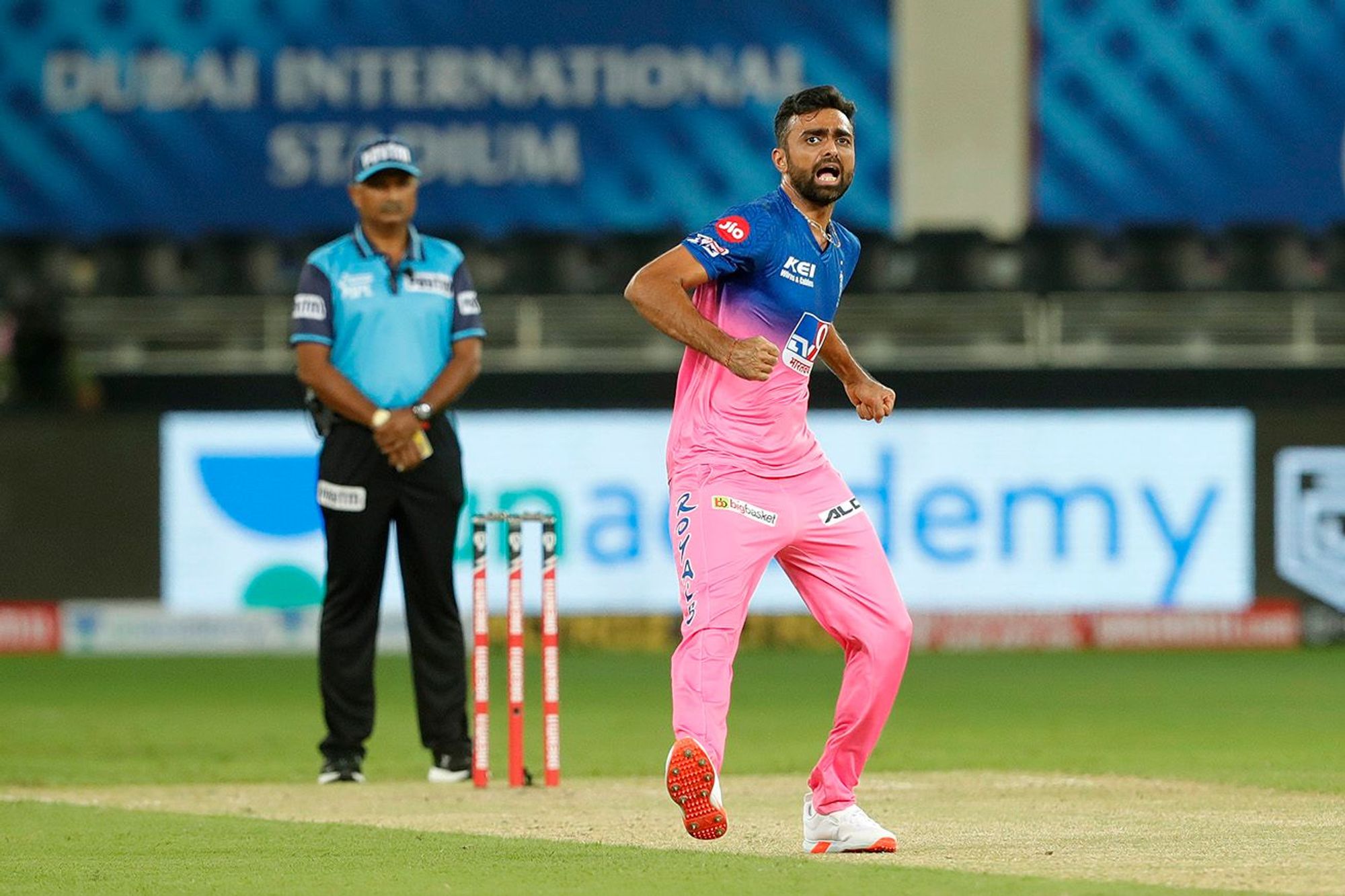 Twitter reacts to Jaydev Unadkat letting out massive roar after roller-coaster four balls culminating with wicket