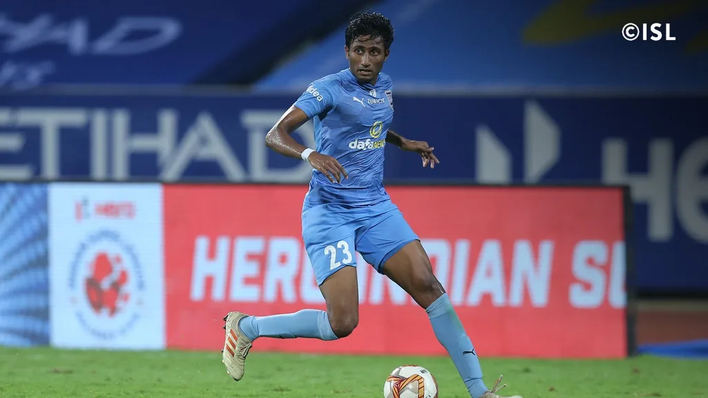 Mumbai City FC extend Vignesh Dakshinamurthy's contract by four years