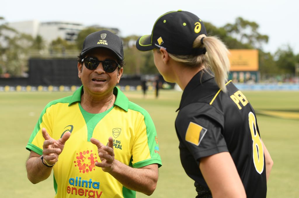 Tried to hit the deck hard but ended up bowl it at Sachin’s ribs, reveals Ellyse Perry