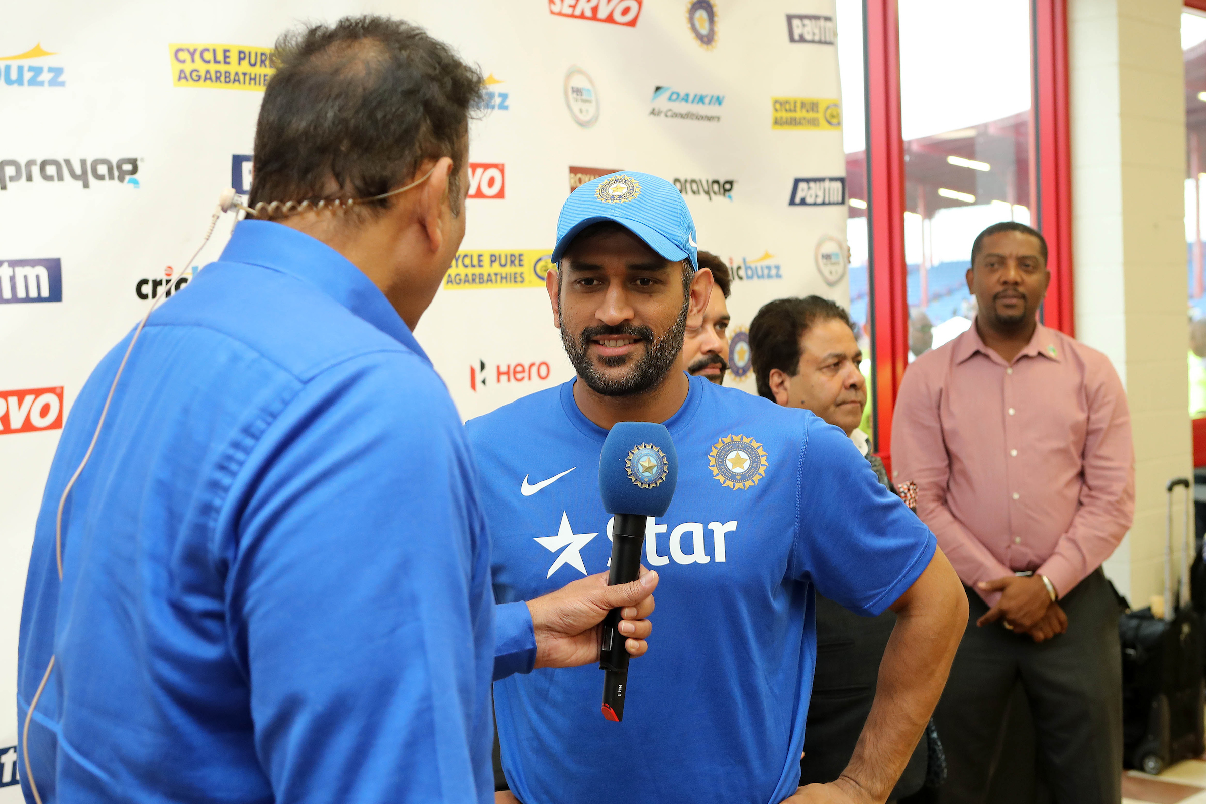Venkatesh Prasad asks MS Dhoni to step up for the betterment of the team
