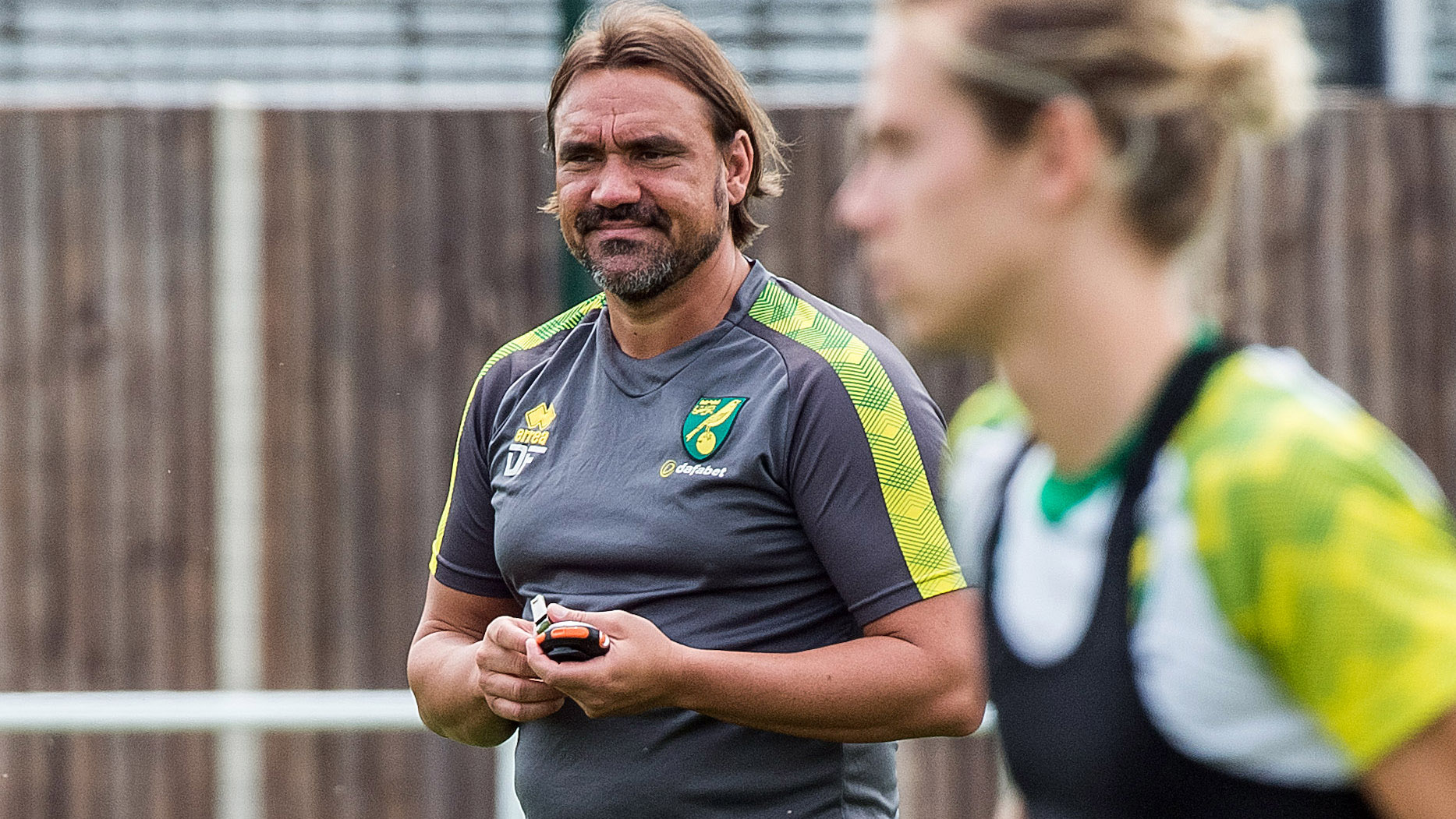 Norwich City dedicate this victory to our fans in a difficult season, confesses Daniel Farke