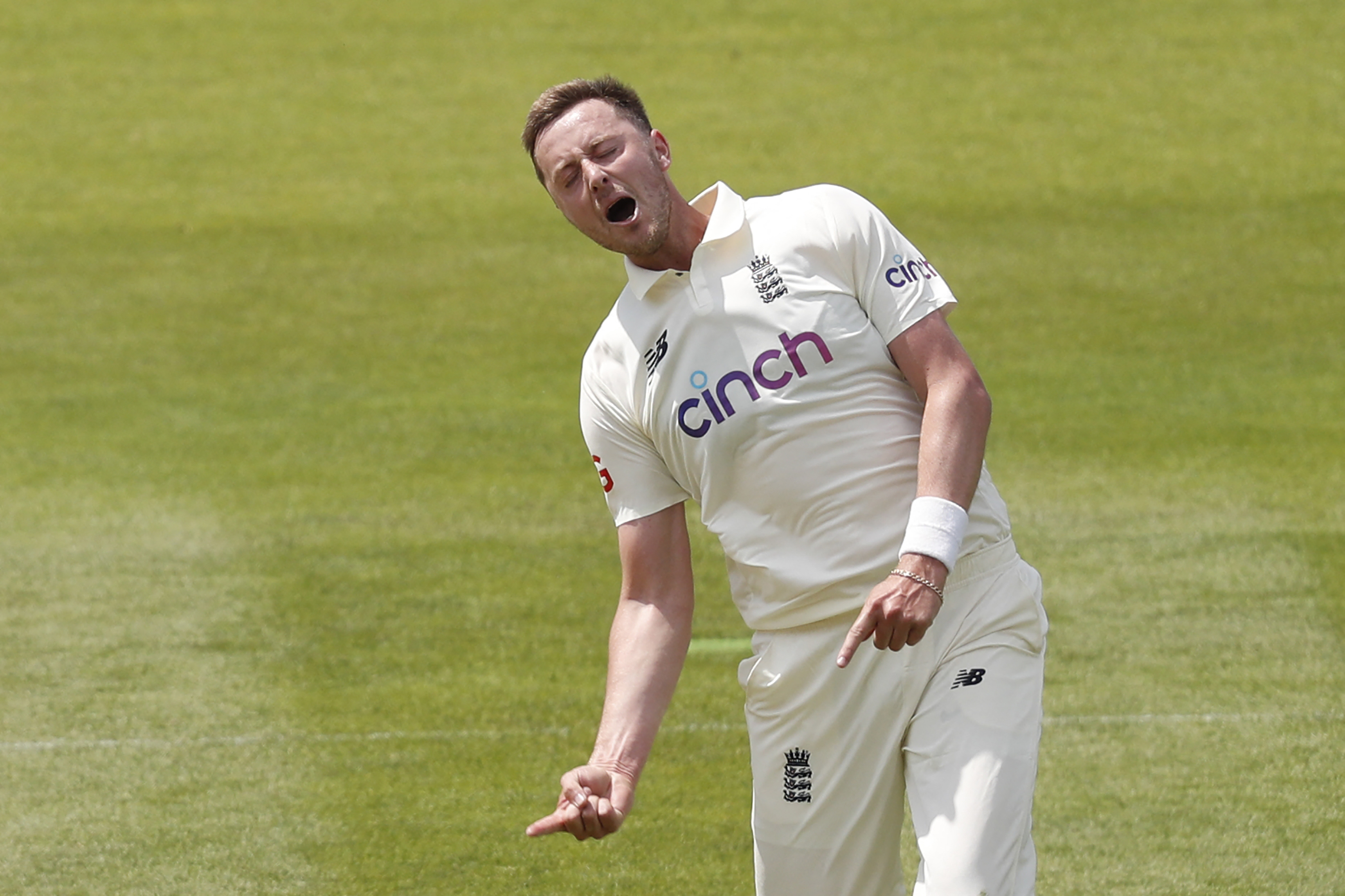 Video | Fired up Ollie Robinson gives Rishabh Pant a wild send-off