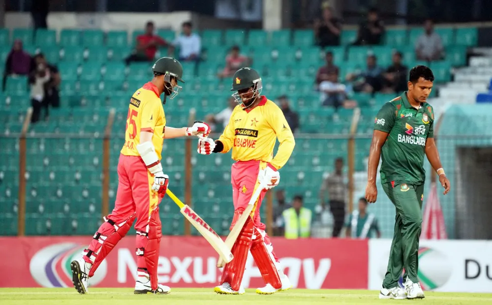BAN vs ZIM | Twitter in splits as Zimbabwe make fielding fumbles of the year as Fizz escapes double run out