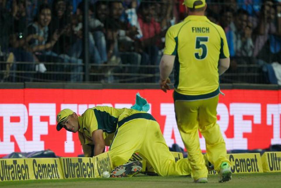 Ashton Agar ruled out of India series with fractured finger