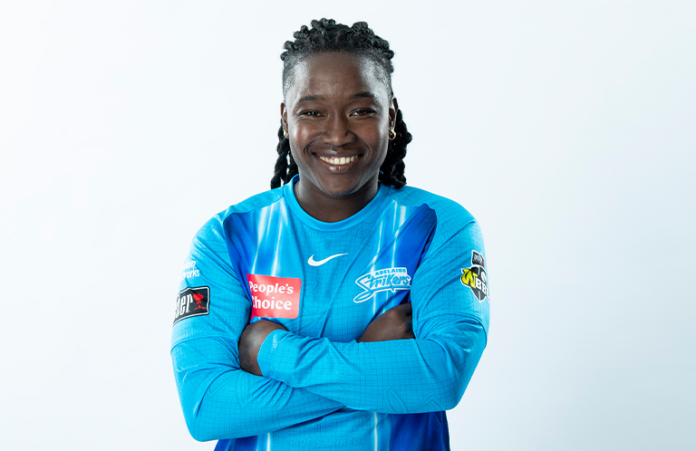 WBBL | Twitter reacts as Deandra Dottin produces cricket's highest IQ play with incredible football skills to almost earn wicket