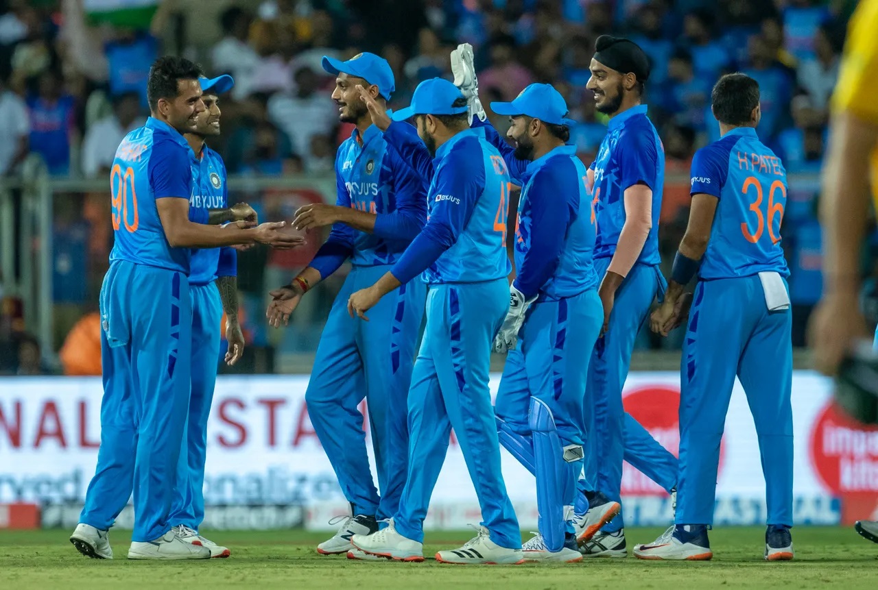 IND vs SA,1st T20I | Internet reacts to Rohit Sharma laughing after Suryakumar Yadav and Virat Kohli force him to waste review
