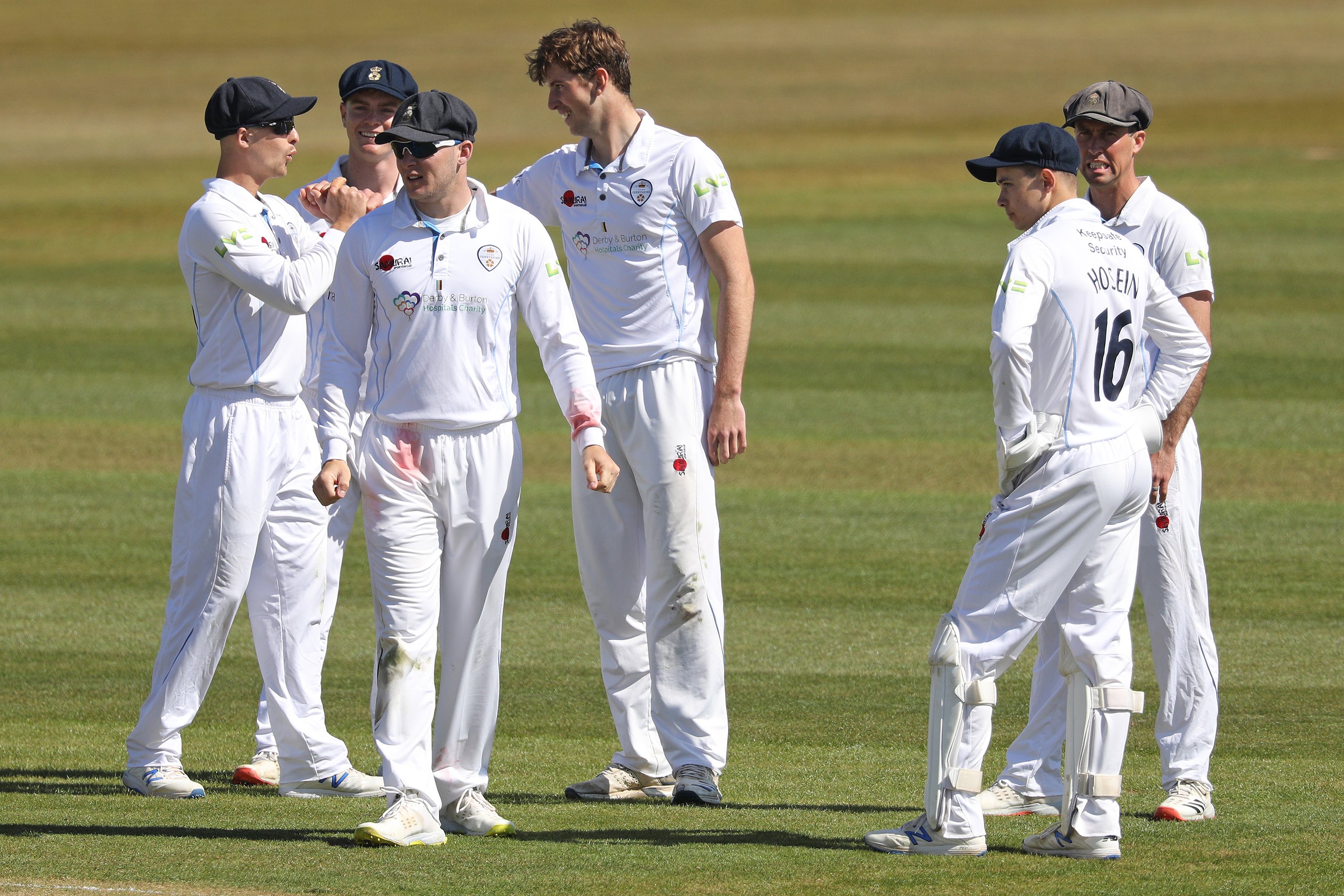 Derbyshire's game against Essex abandoned after a player tests COVID positive