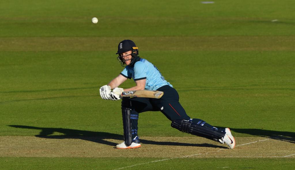 Twitter reacts to Eoin Morgan doing a Dhoni to finish the game off with monster six