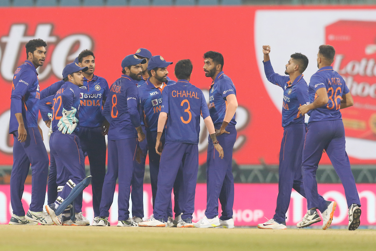 IND vs SL 2022 | Twitter reacts as Shreyas Iyer drops Charith Asalanka at deep mid-wicket
