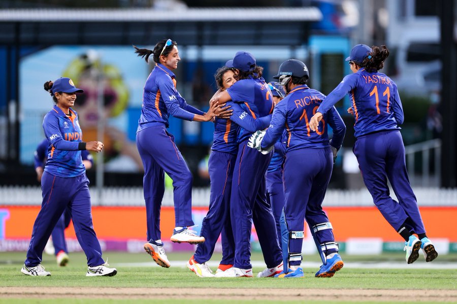 Women's World Cup 2022 | Twitter reacts to Deepti Sharma's brilliant run out 