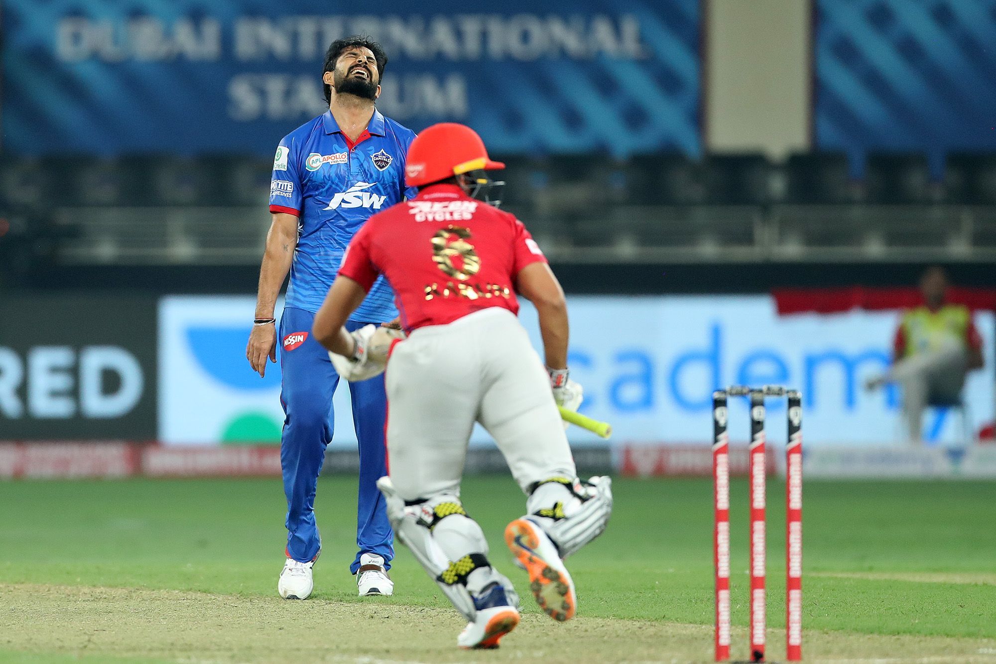 Twitter reacts to technology failing to spot wrong run-short to prevent KXIP's dramatic victory